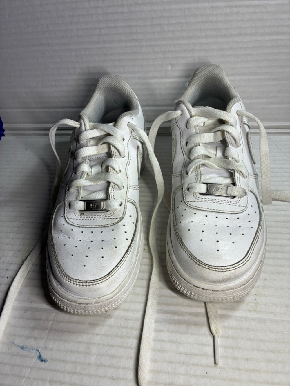 Nike White Sneakers - Classic Casual Shoes USED SKU FV5951-111